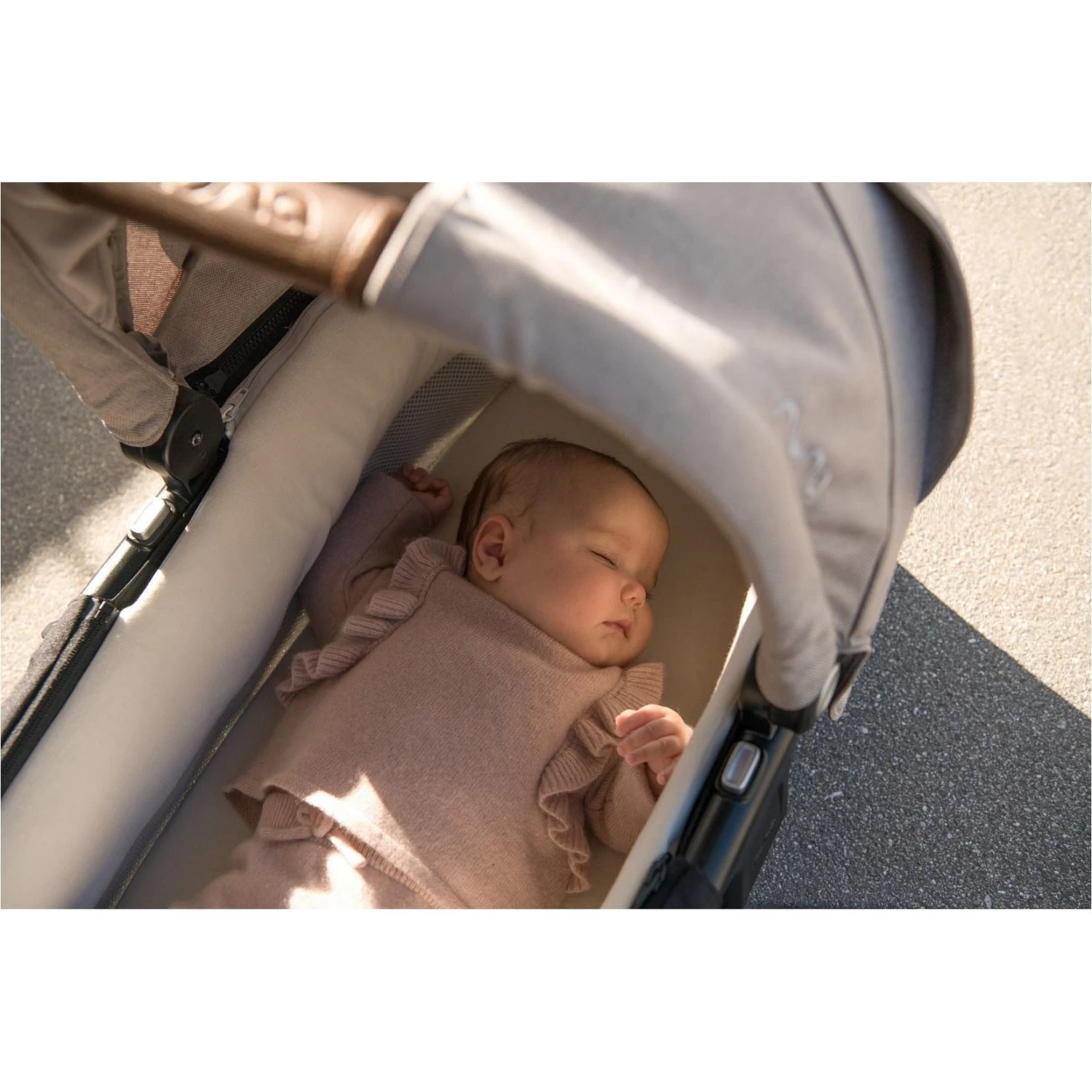 Nuna TRIV Carry Cot - Timber - Image 2